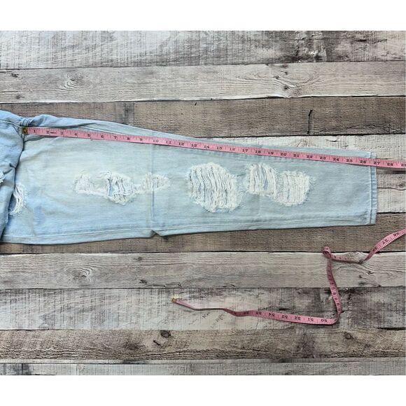 Lucky Brand Sienna Cigarette Light Wash Ripped Distressed Denim Jeans | Size 2 - Picture 4 of 8